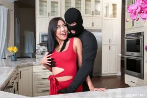 Phim AV trong nước Jingdong Films JD019 Chị dâu và anh rể thực vật Su Xiaoxiao