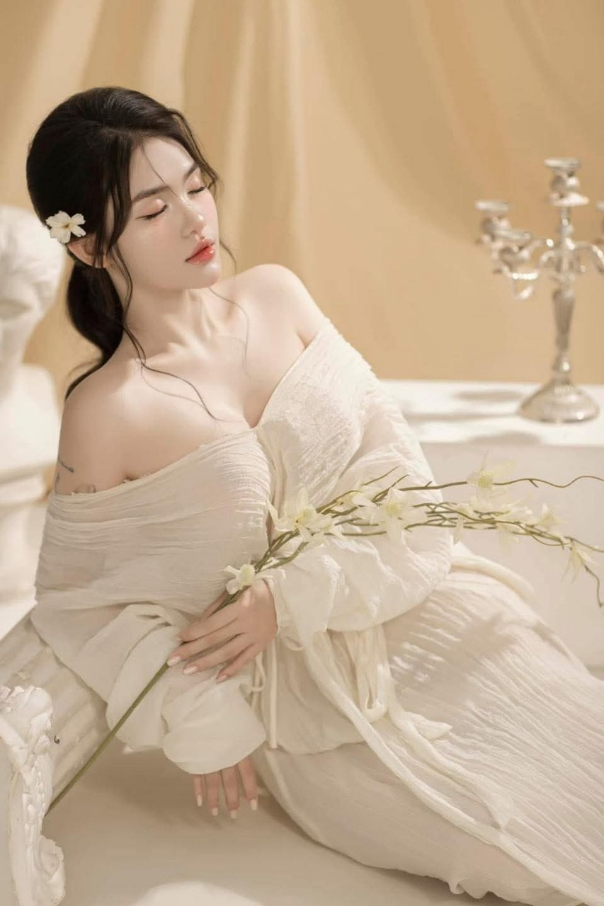 Phát hiện 2 cô giáo dạy thêm anh ngữ có ở thích biến thái